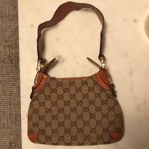 SOLD!! Gucci shoulder bag